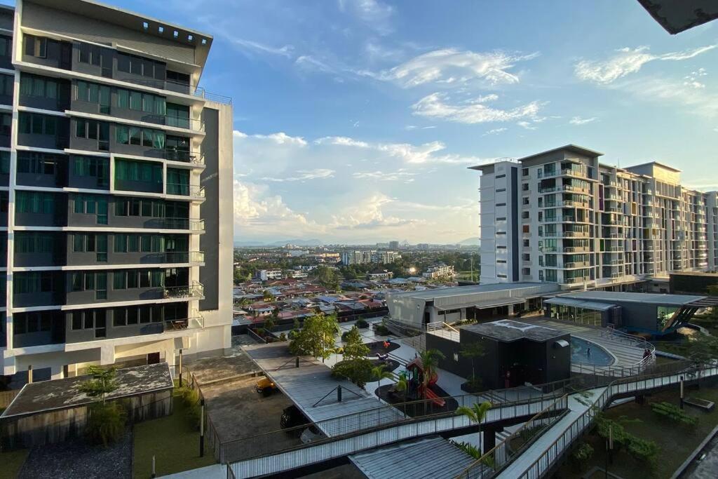 8Pax Cozy Home Stay Jazz Suites 1 Vivacity Kuching Sarawak 3Br Экстерьер фото