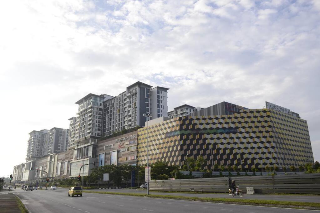 8Pax Cozy Home Stay Jazz Suites 1 Vivacity Kuching Sarawak 3Br Экстерьер фото